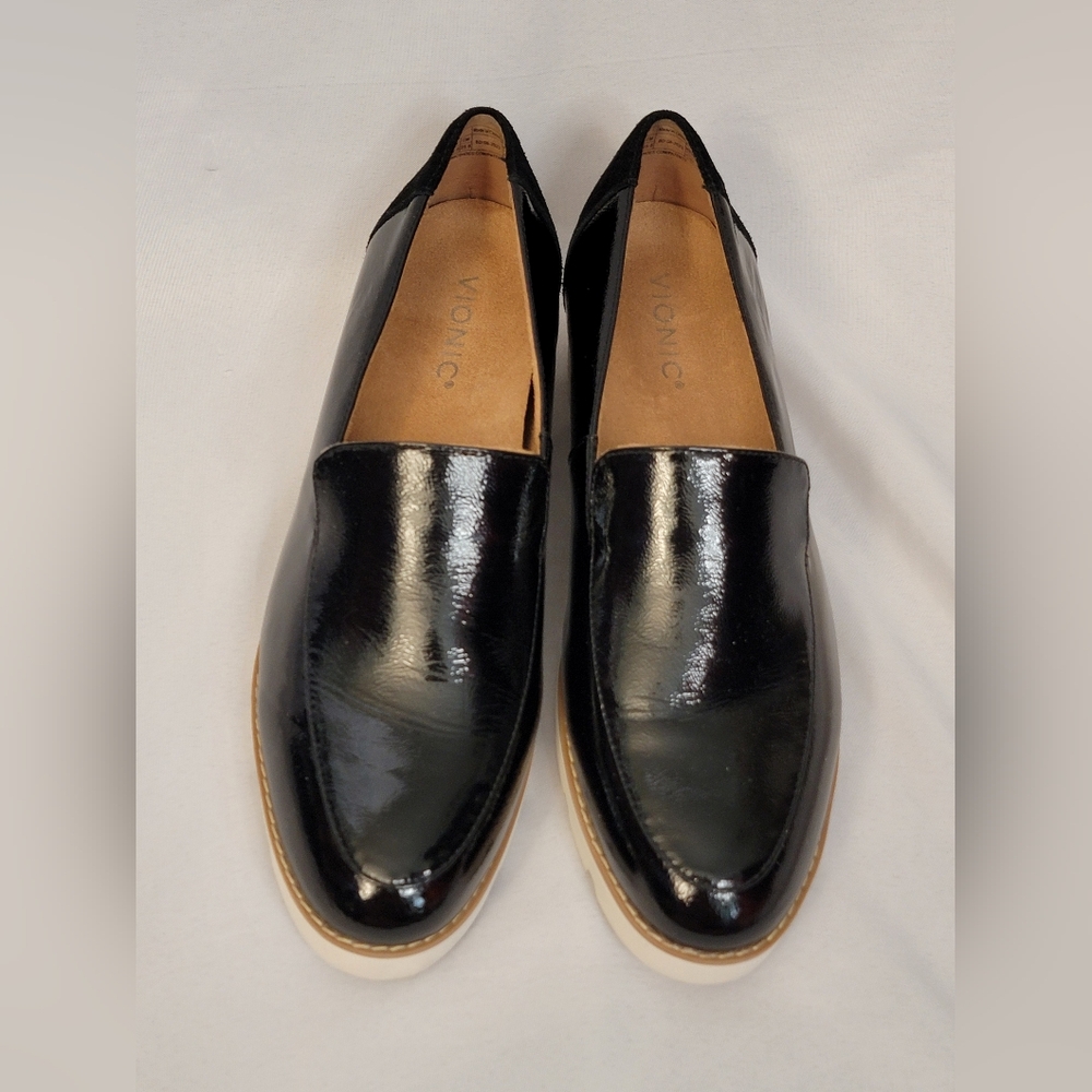 Vionic Kensley Black Patent Slip-On Loafers with Contrast Sole Size 9.5 - Picture 4 of 14